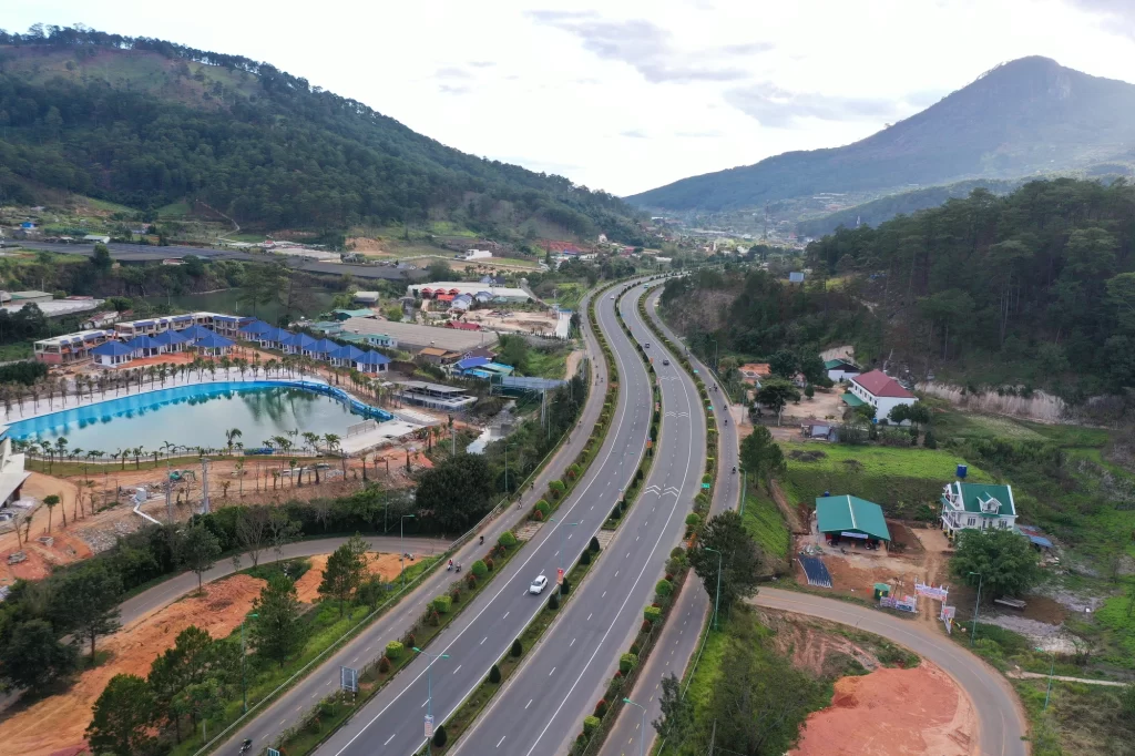 Khơi Thông Điểm Nghẽn – Bước Tiến Đột Phá Cho Phát Triển Kinh Tế Lâm Đồng 2 phát triển