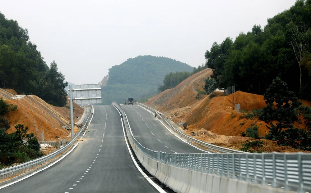 cao toc bao loc 8433