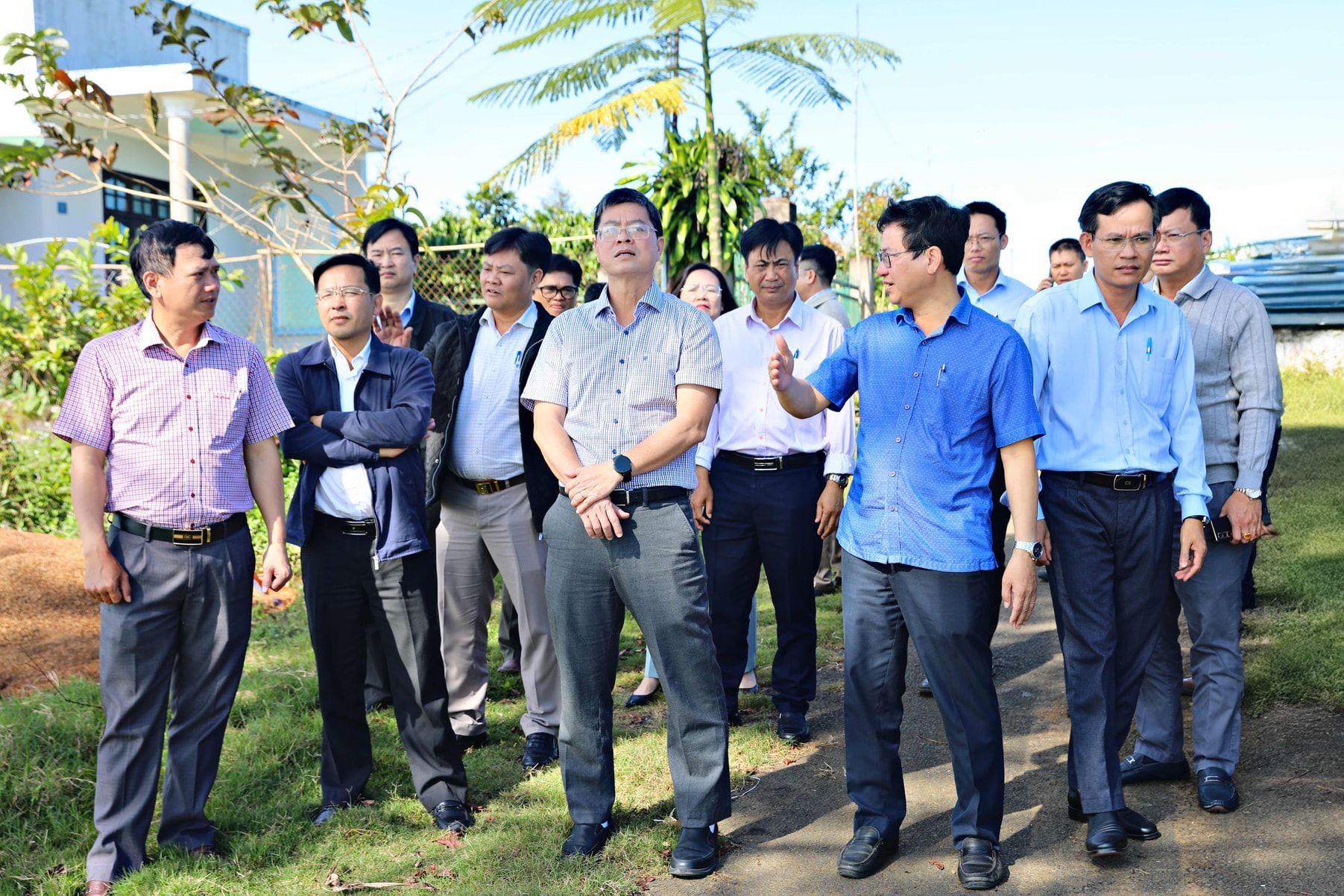 uy-vien-ban-thuong-vu-tinh-uy-pho-chu-tich-ubnd-tinh-lam-dong-nguyen-hong-hai-kiem-tra-khao-sat-mot-khu-quy-hoach-lien-phuong-khu-vuc-bao-loc-doan-giap-voi-diem-nut-cao-toc-tan-phu-bao-loc(1)